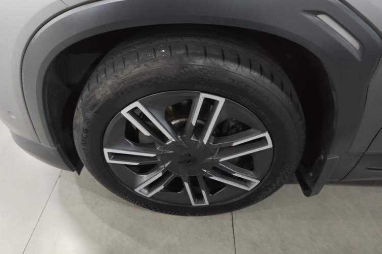 Used Nio ES6 2020 600 km Sport Edition Left Front Wheel Hub