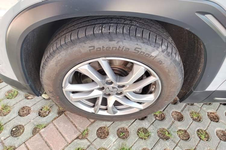 Used Nio ES6 2020 420 km Sport Edition Left Front Wheel Hub
