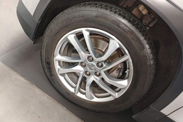 Used Nio ES6 2020 610KM Signature Edition Left Front Wheel Hub