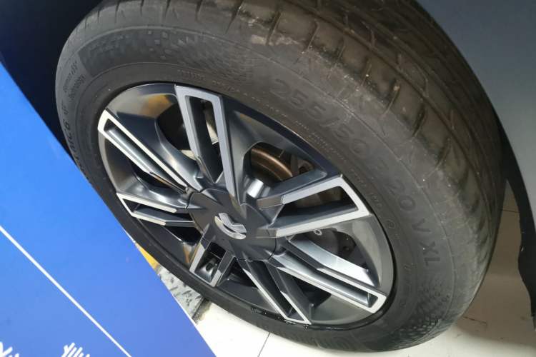 Used Nio ES6 2020 610KM Signature Edition Left Front Wheel Hub