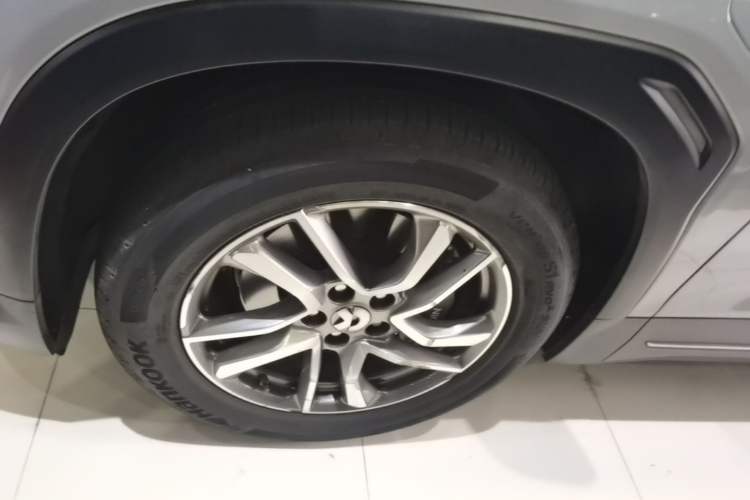 Used Nio ES6 2020 420 km Sport Edition Left Front Wheel Hub