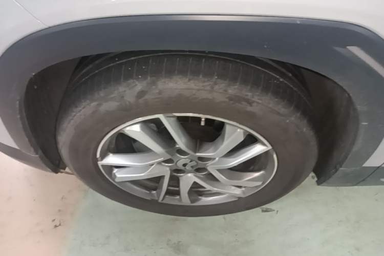 Used Nio ES6 2020 600 km Sport Edition Left Front Wheel Hub
