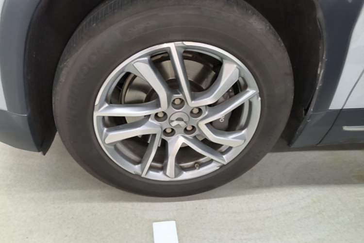 Used Nio ES6 2020 420 km Sport Edition Left Front Wheel Hub
