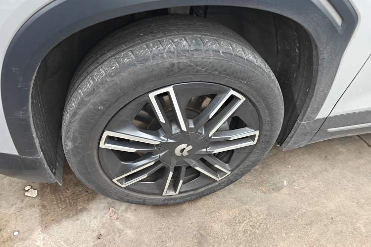 Used Nio ES6 2020 610KM Signature Edition Left Front Wheel Hub