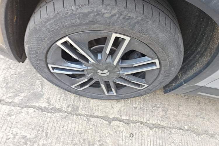 Used Nio ES6 2020 420 km Sport Edition Left Front Wheel Hub