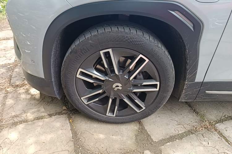 Used Nio ES6 2020 600 km Sport Edition Left Front Wheel Hub