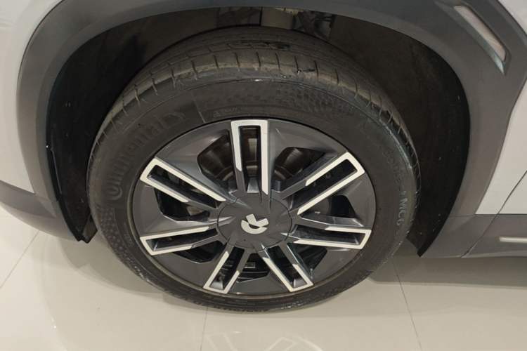 Used Nio ES6 2020 420 km Sport Edition Left Front Wheel Hub