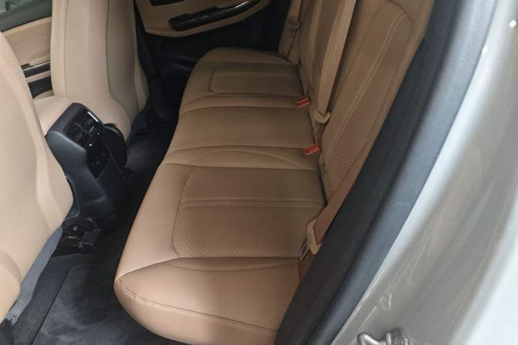 Used Nio ES6 2020 465 km Signature Edition Left Rear Seat