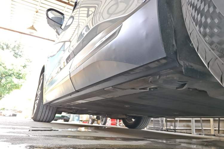 Used Nio ES6 2020 420 km Sport Edition Left Side Sill