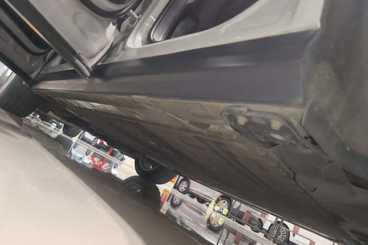 Used Nio ES6 2020 420 km Sport Edition Left Side Sill