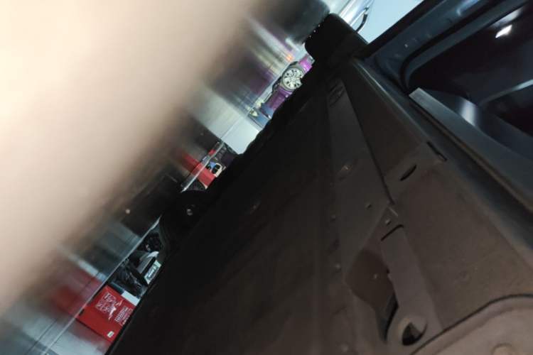 Used Nio ES6 2020 600 km Sport Edition Left Side Sill