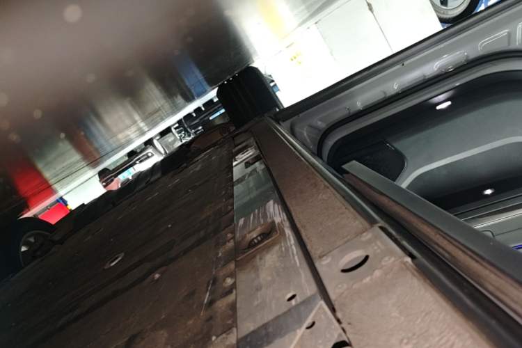 Used Nio ES6 2020 610KM Signature Edition Left Side Sill
