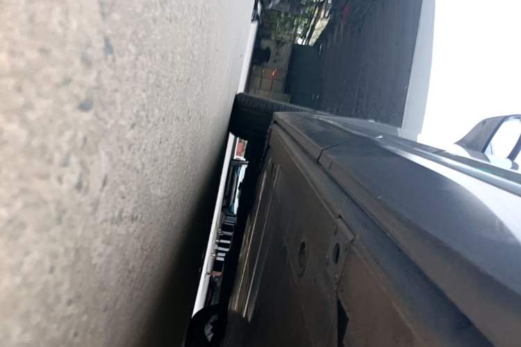 Used Nio ES6 2020 420 km Sport Edition Left Side Sill