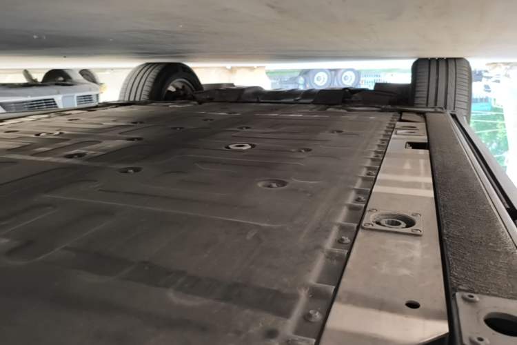 Used Nio ES6 2020 600 km Sport Edition Left Side Sill