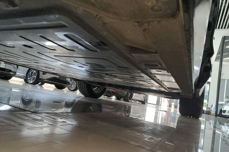 Used Nio ES6 2020 420 km Sport Edition Left Side Sill