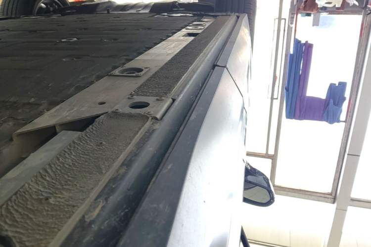 Used Nio ES6 2020 600 km Sport Edition Left Side Sill