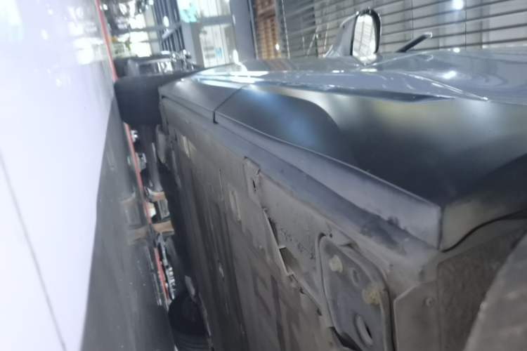 Used Nio ES6 2020 420 km Sport Edition Left Side Sill