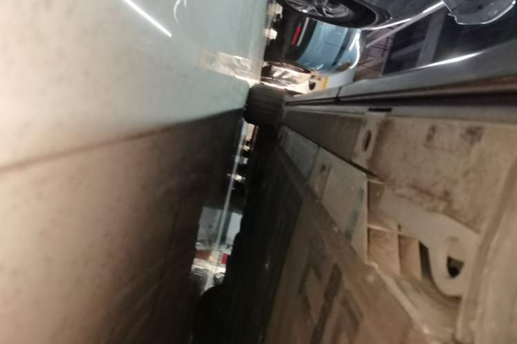 Used Nio ES6 2020 490 km Sport Edition Left Side Sill