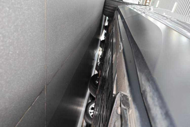 Used Nio ES6 2020 490 km Sport Edition Left Side Sill
