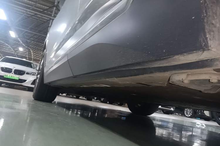 Used Nio ES6 2020 600 km Sport Edition Left Side Sill