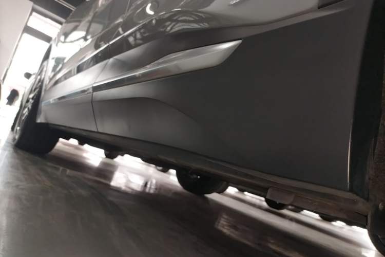 Used Nio ES6 2020 600 km Sport Edition Left Side Sill