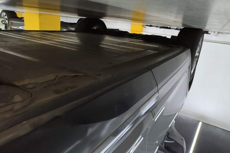 Used Nio ES6 2020 420 km Sport Edition Left Side Sill