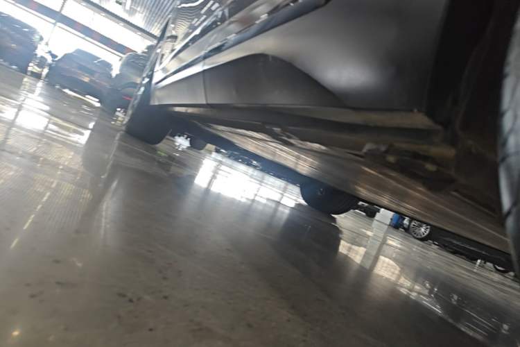 Used Nio ES6 2020 420 km Sport Edition Left Side Sill