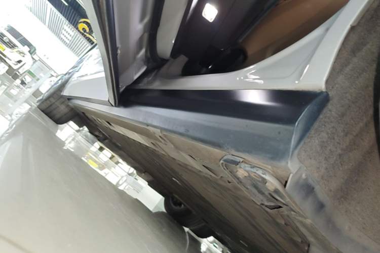 Used Nio ES6 2020 610 km Performance Version Left Side Sill