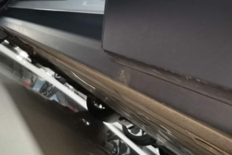 Used Nio ES6 2020 490 km Sport Edition Left Side Sill
