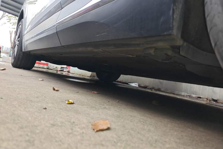 Used Nio ES6 2020 610KM Signature Edition Left Side Sill