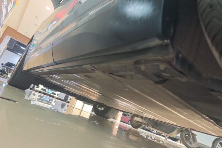 Used Nio ES6 2020 420 km Sport Edition Left Side Sill