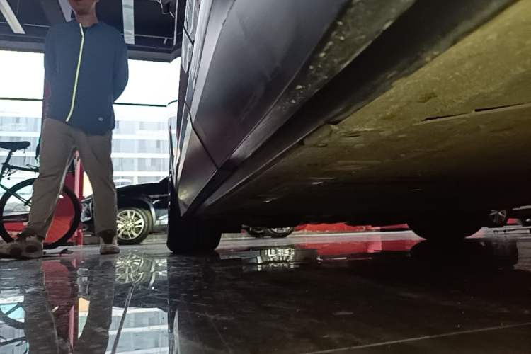 Used Nio ES6 2020 610 km Performance Version Left Side Sill
