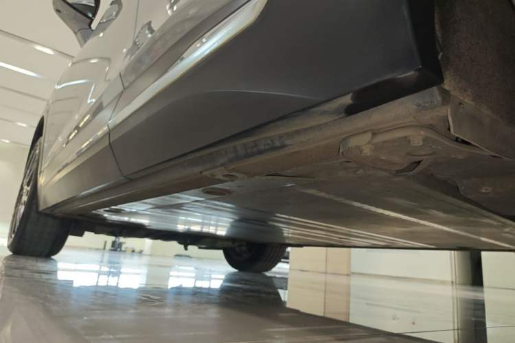Used Nio ES6 2020 420 km Sport Edition Left Side Sill