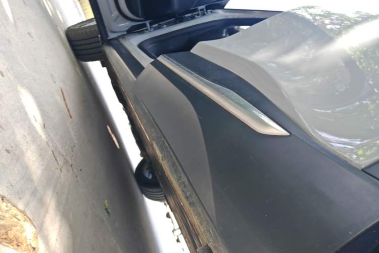 Used Nio ES6 2020 610 km Performance Version Left Side Sill