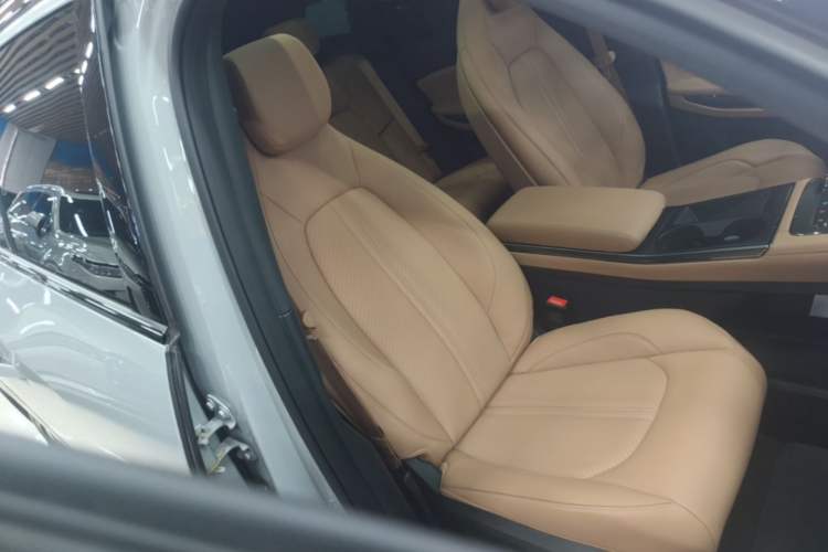 Used Nio ES6 2020 610 km Performance Version Right Front Seat