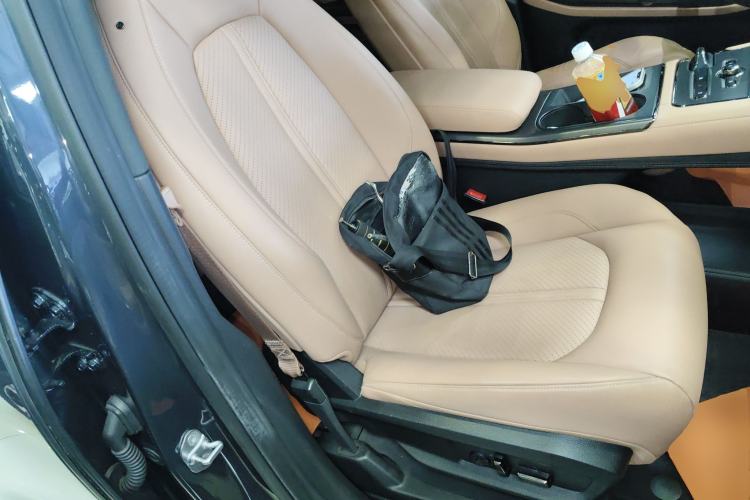 Used Nio ES6 2020 610 km Performance Version Right Front Seat