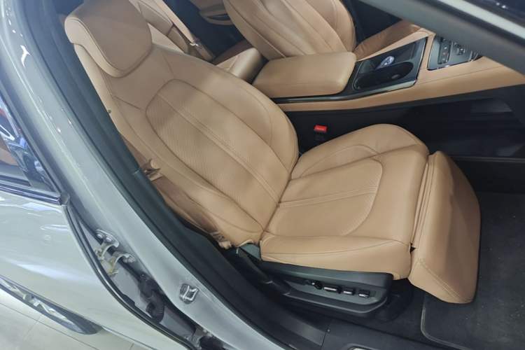 Used Nio ES6 2020 610 km Performance Version Right Front Seat