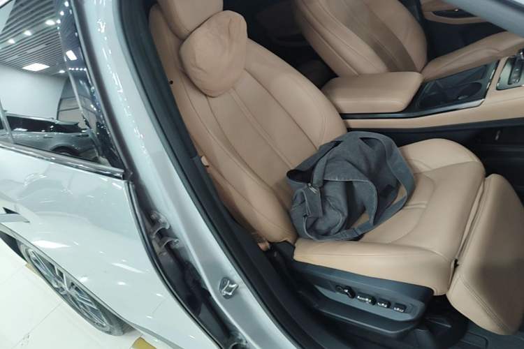 Used Nio ES6 2020 610 km Performance Version Right Front Seat