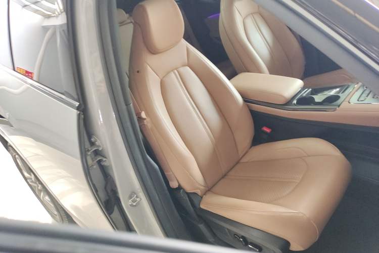 Used Nio ES6 2020 610 km Performance Version Right Front Seat