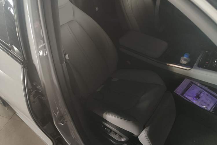 Used Nio ES6 2020 430 km Signature Edition Right Front Seat