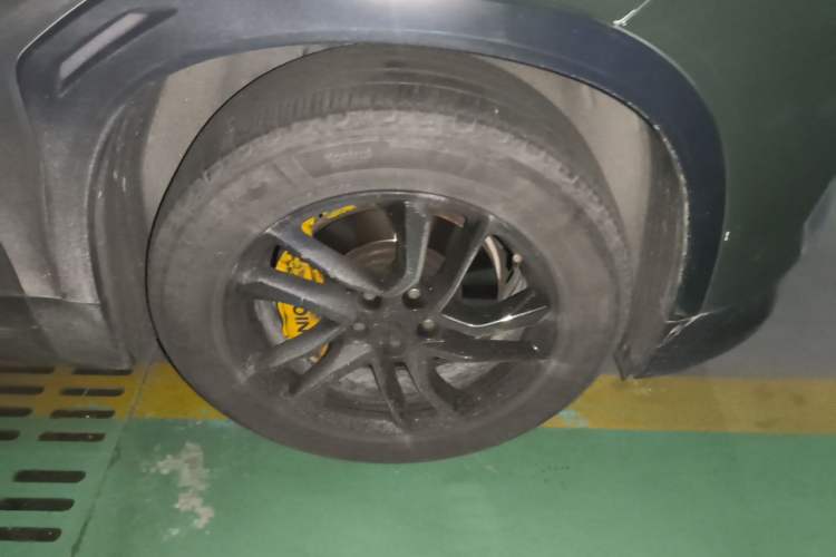 Used Nio ES6 2020 600 km Sport Edition Right Front Wheel Hub