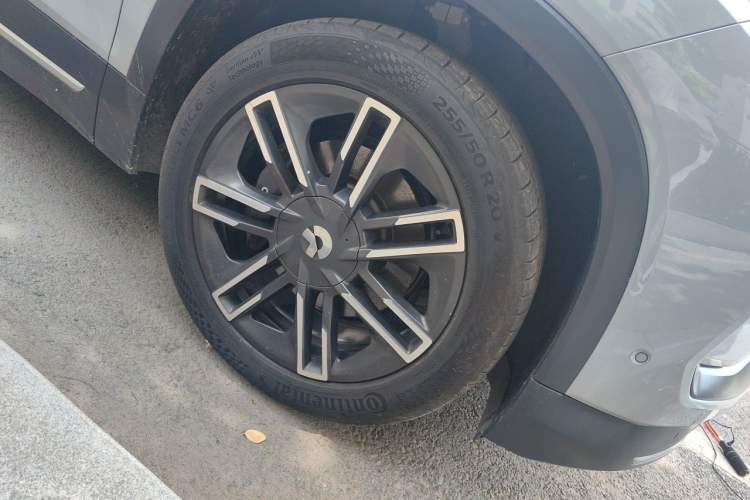 Used Nio ES6 2020 600 km Sport Edition Right Front Wheel Hub