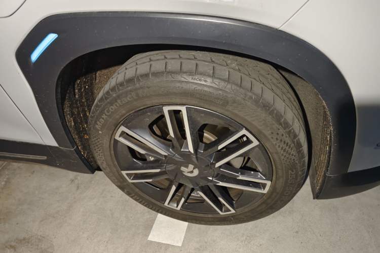 Used Nio ES6 2020 600 km Sport Edition Right Front Wheel Hub