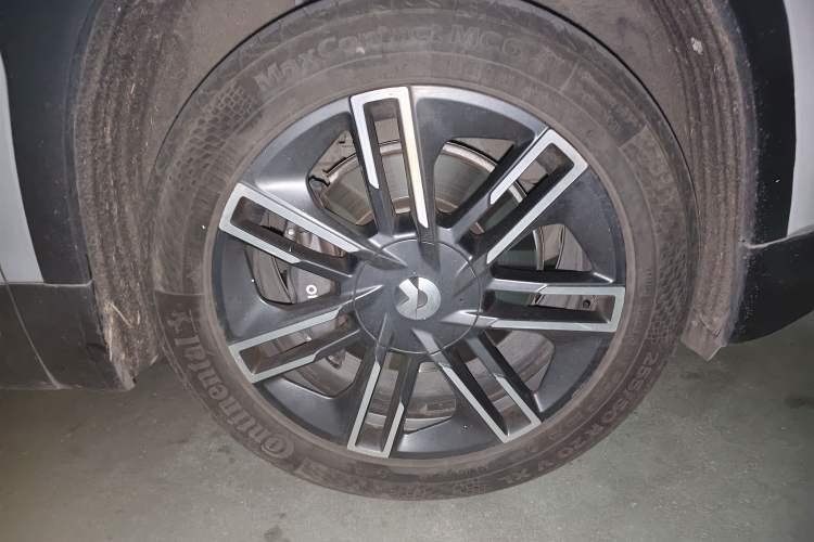 Used Nio ES6 2020 610KM Signature Edition Right Front Wheel Hub