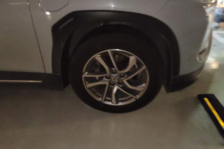 Used Nio ES6 2020 600 km Sport Edition Right Front Wheel Hub