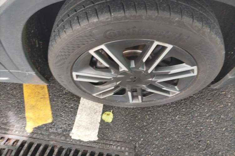 Used Nio ES6 2020 420 km Sport Edition Right Front Wheel Hub