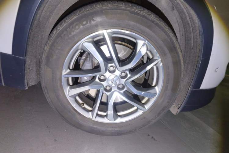 Used Nio ES6 2020 600 km Sport Edition Right Front Wheel Hub
