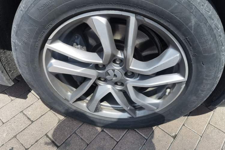 Used Nio ES6 2020 420 km Sport Edition Right Front Wheel Hub