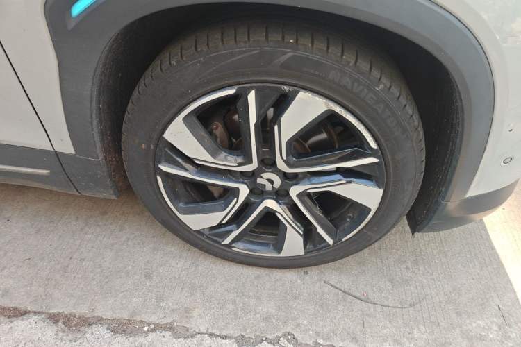Used Nio ES6 2020 610 km Performance Version Right Front Wheel Hub