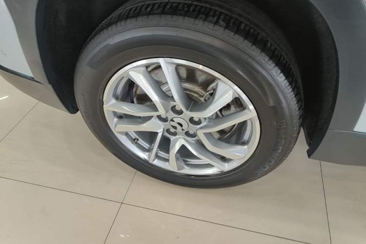 Used Nio ES6 2020 420 km Sport Edition Right Rear Wheel Hub